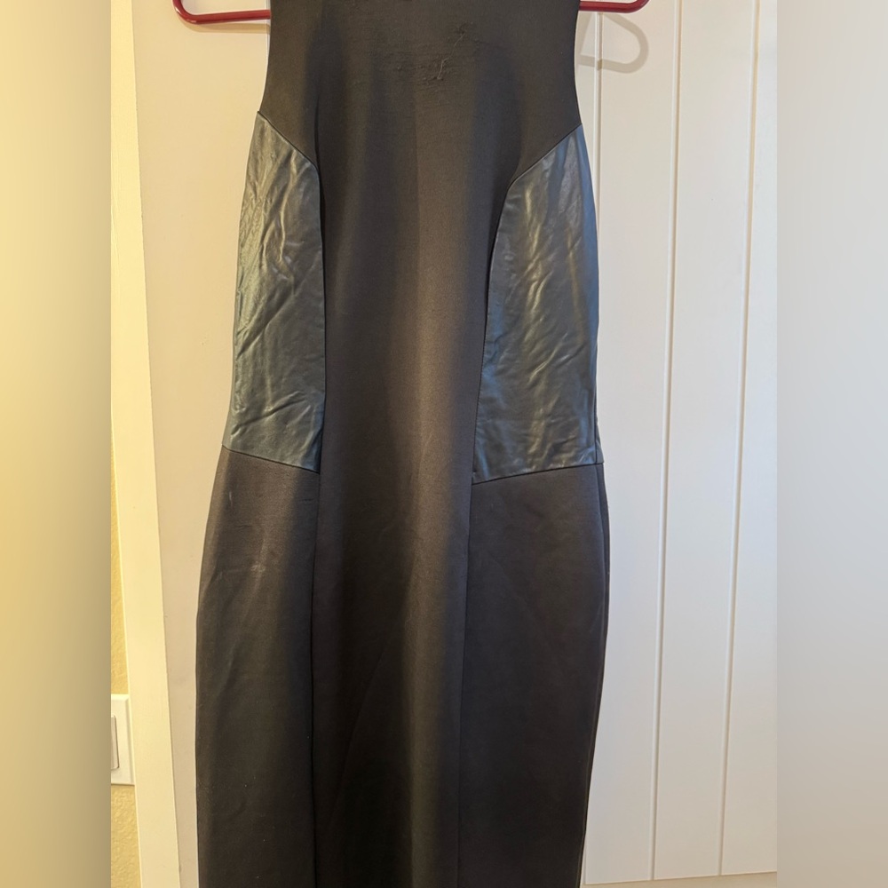 Alexia Admor Elegant Black Dress